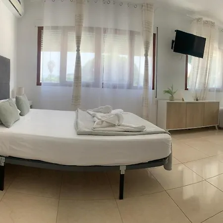 Alojamento de Acomodação e Pequeno-almoço Casa Pinos Playa